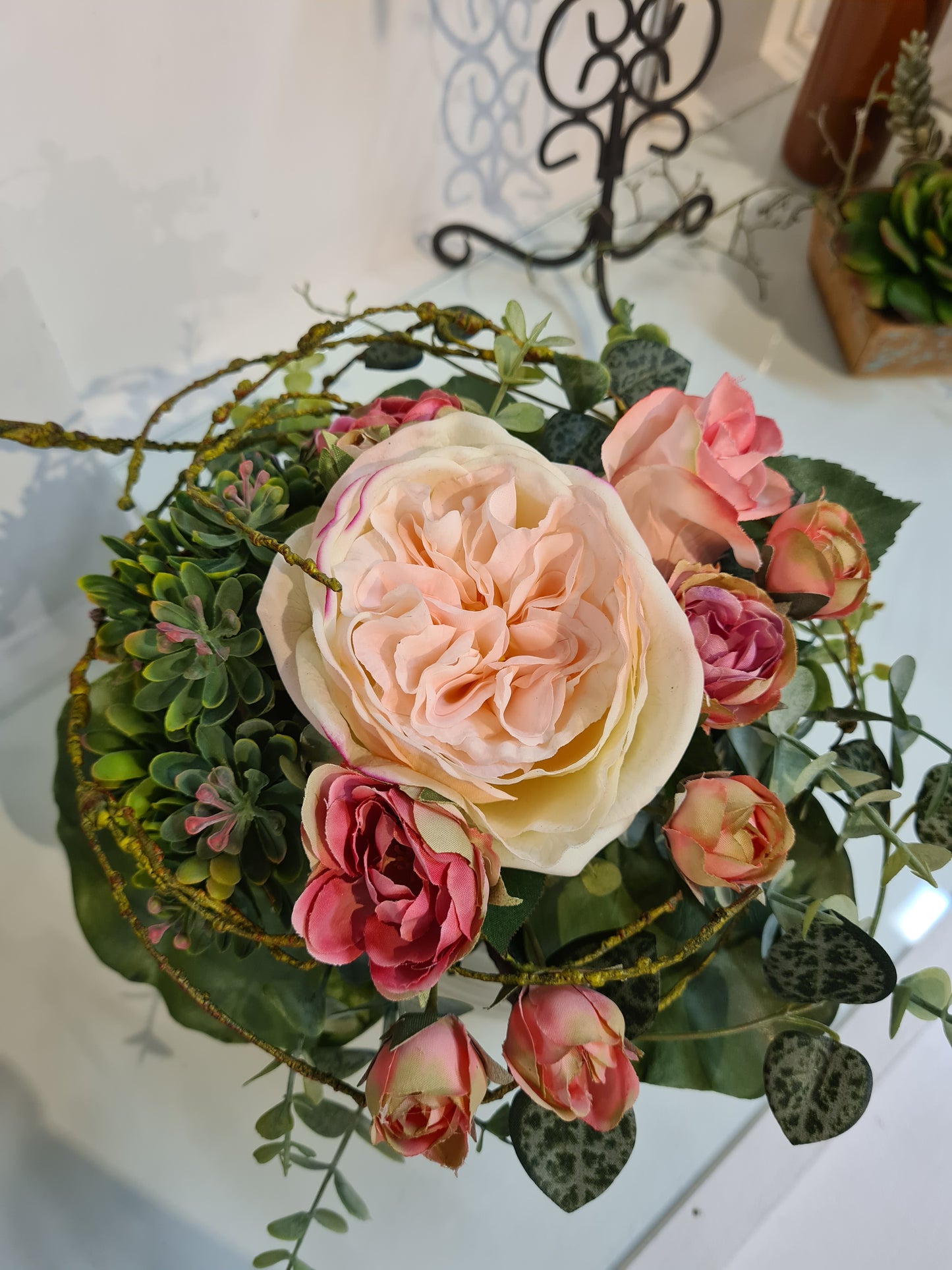 Blumenstrauß mit Rosen in rosa